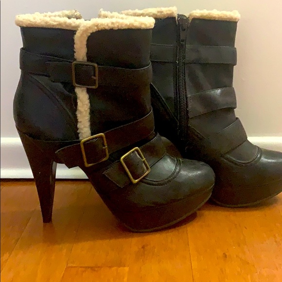 Low boots, never worn! - Picture 4 of 8